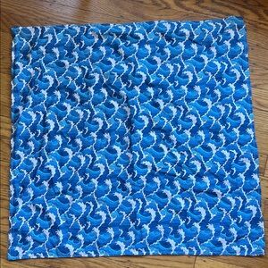 Vintage inspired wave motif bandana